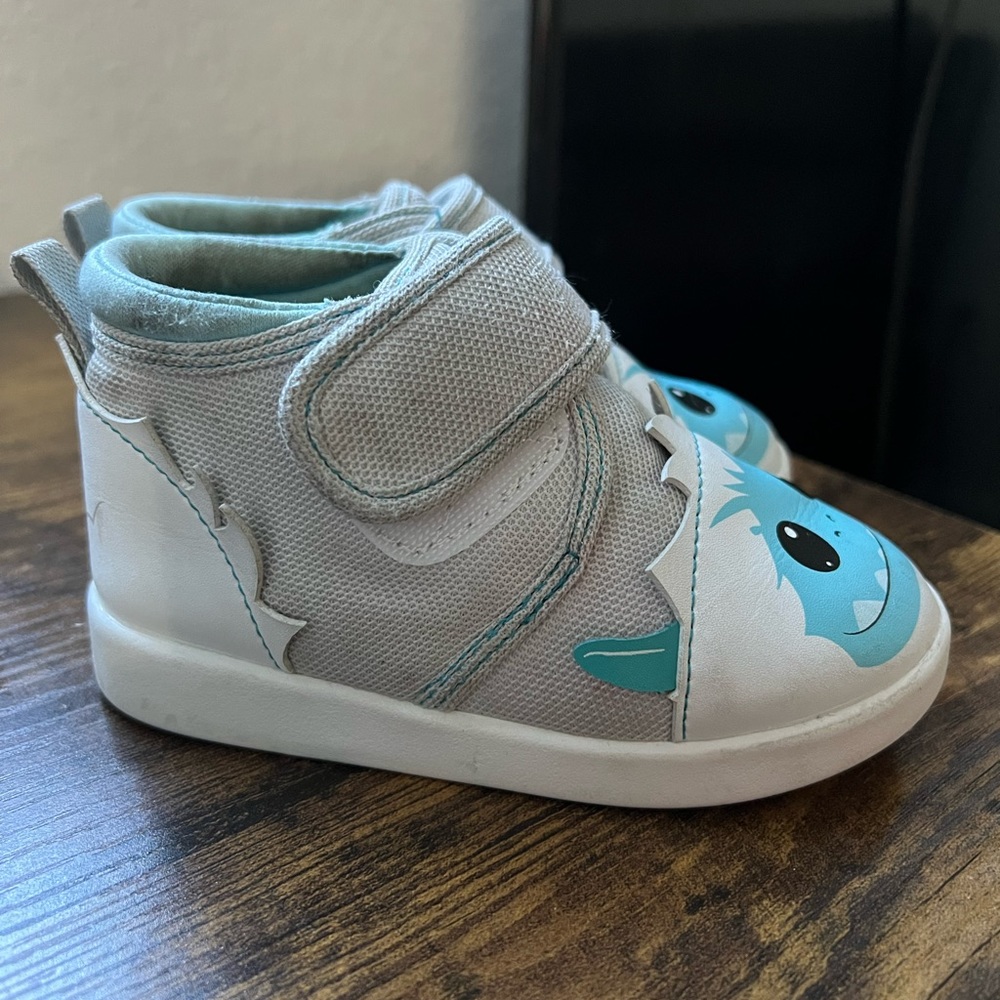 Ikiki Yeti Shoes
